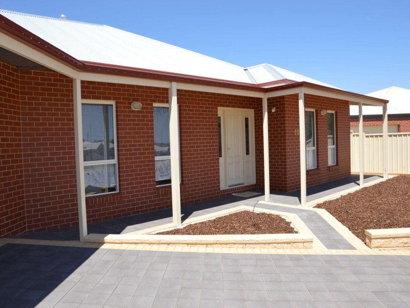 10 Robert Court, Gol Gol, NSW 2738