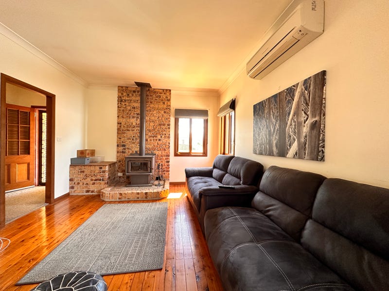 65 Molesworth Street, Tenterfield, NSW 2372 House for Rent