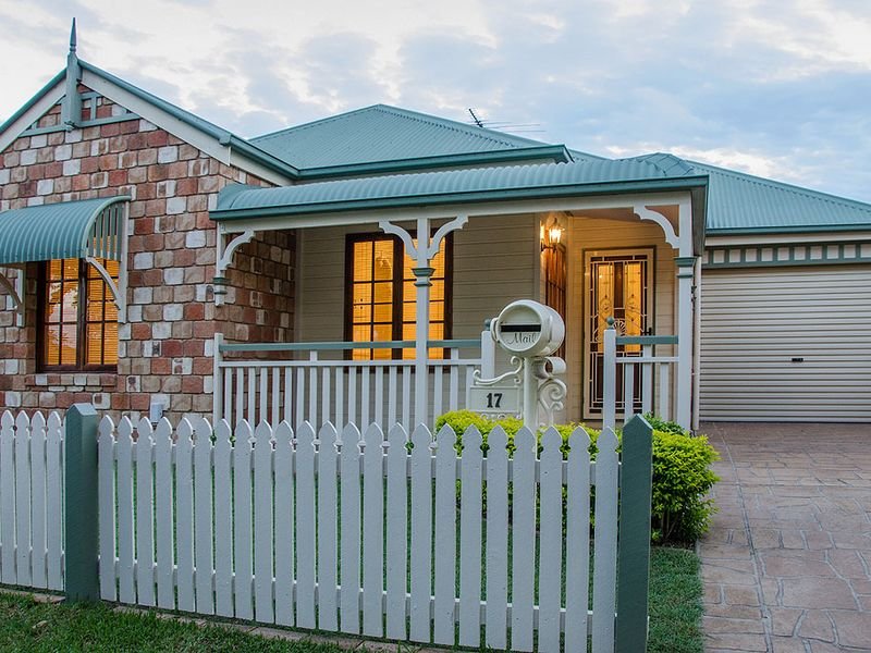 17 Hyde Place, Forest Lake, QLD 4078