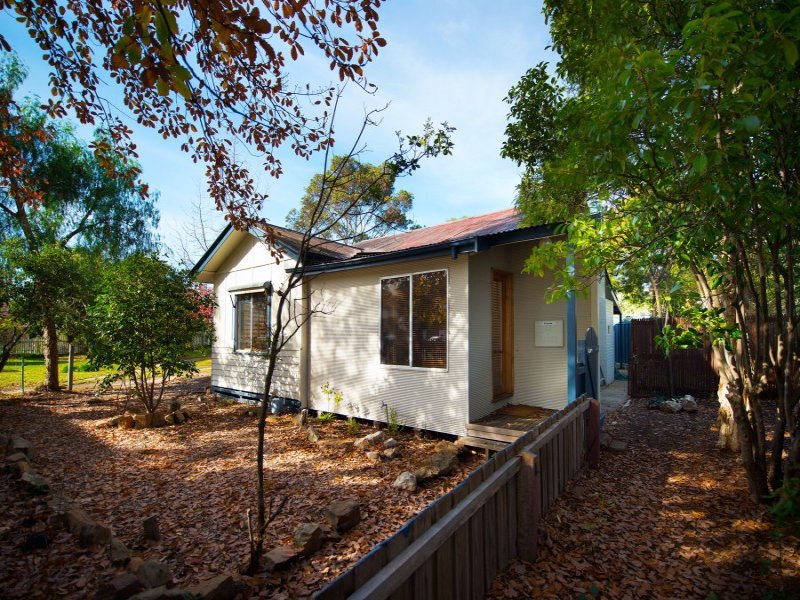 35 Johnstone Street, Castlemaine, Vic 3450 Property Details