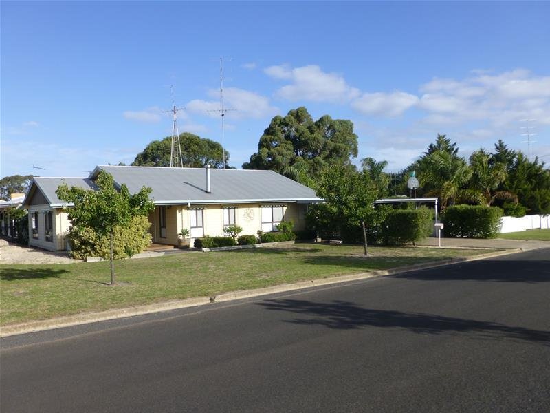 19 Lake Street, Edenhope, Vic 3318 Property Details