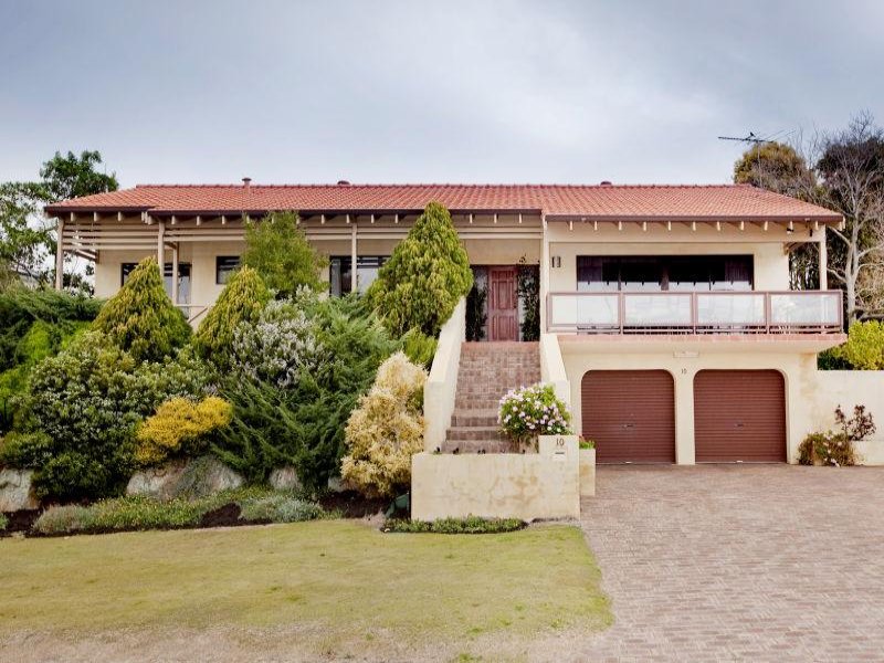 10 Sinclair Cres, Winthrop, WA 6150