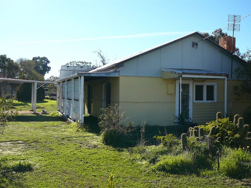 8 Watsons Lake Road, St Arnaud, VIC 3478