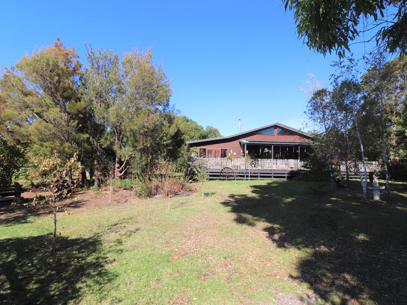 33 Wrights Close, Mallacoota, Vic 3892 House for Sale