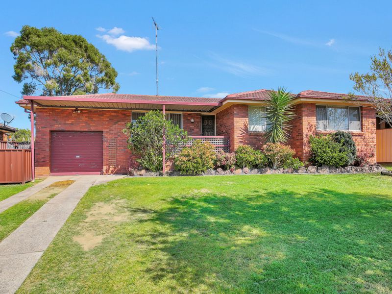 9 Samuel Foster Drive, South Penrith, NSW 2750 - realestate.com.au