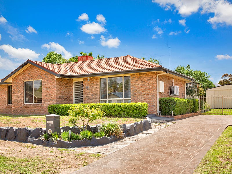 10 Grant Street, Kootingal, NSW 2352 Property Details