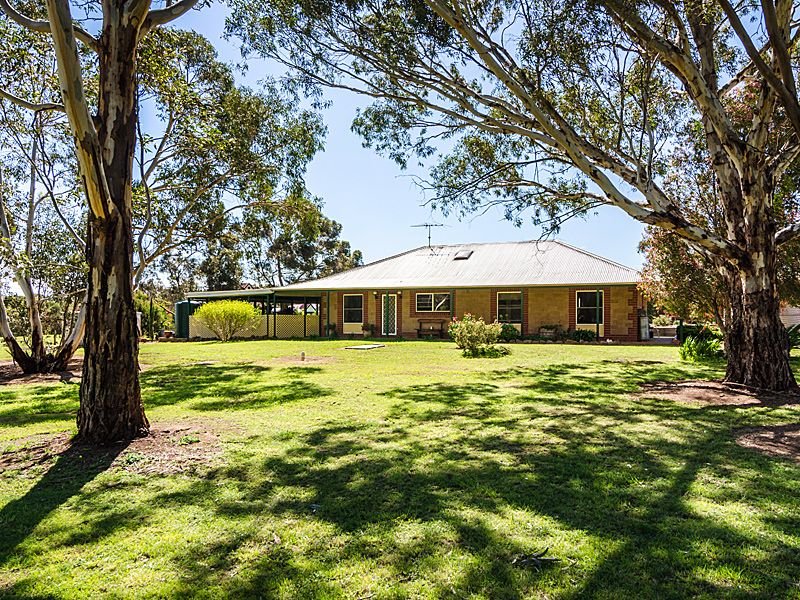 27 Adelaide Road, Strathalbyn, SA 5255 Property Details