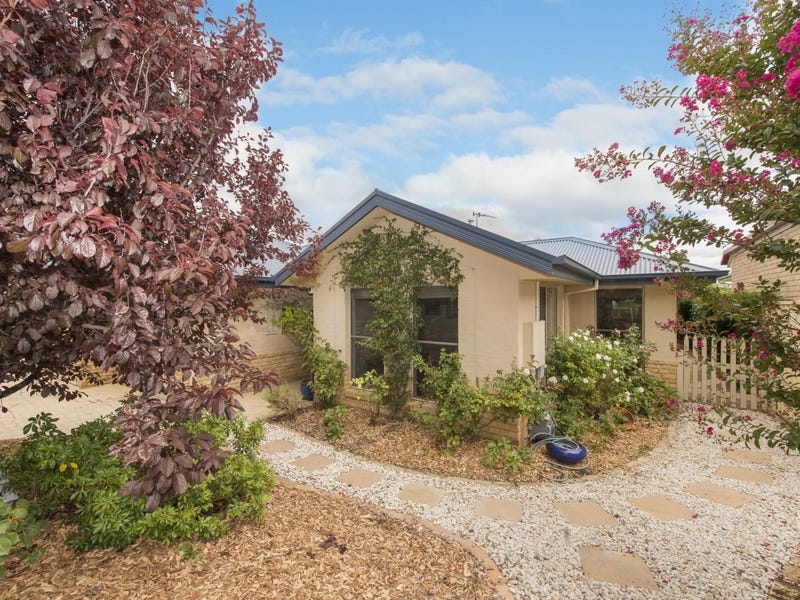 6 Northcliffe Place, Queanbeyan East, NSW 2620
