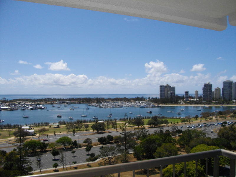 15E 'Huntington Apartments' 10 Marine Parade, Southport, Qld 4215