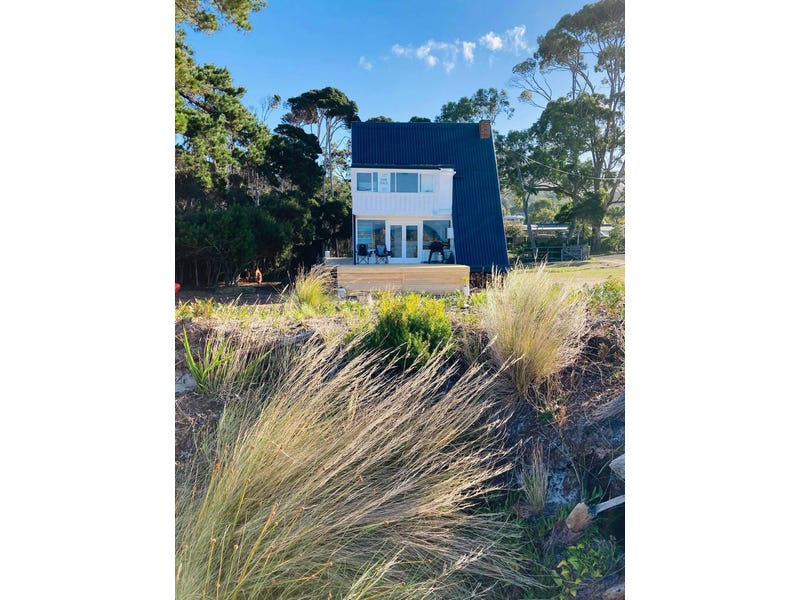1 Irby Boulevard, Sisters Beach, TAS 7321