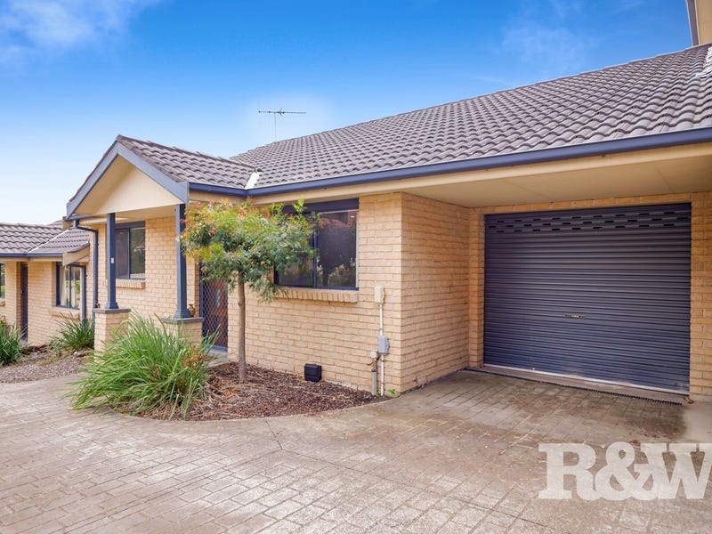 2/67 Canterbury Road, Glenfield, NSW 2167 Property Details