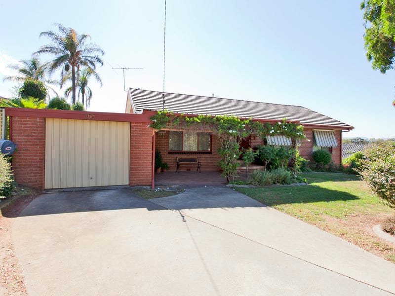 390 Red Hill Court, Lavington, NSW 2641 Property Details