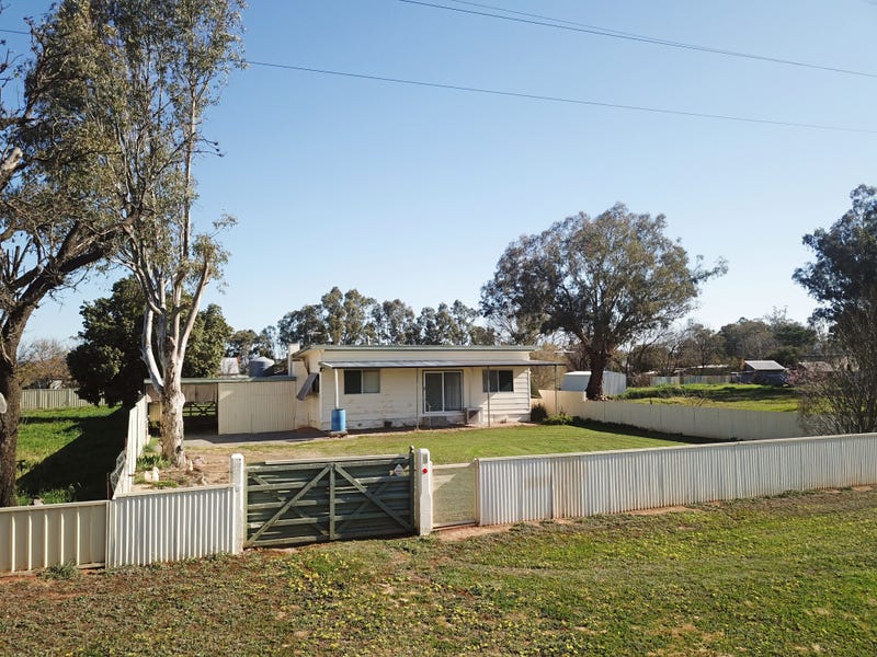 16 Tenandra Street, Gundagai, NSW 2722 Property Details