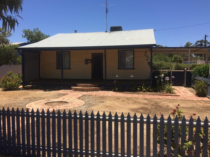 2 Scott Street, Wyalkatchem, WA 6485