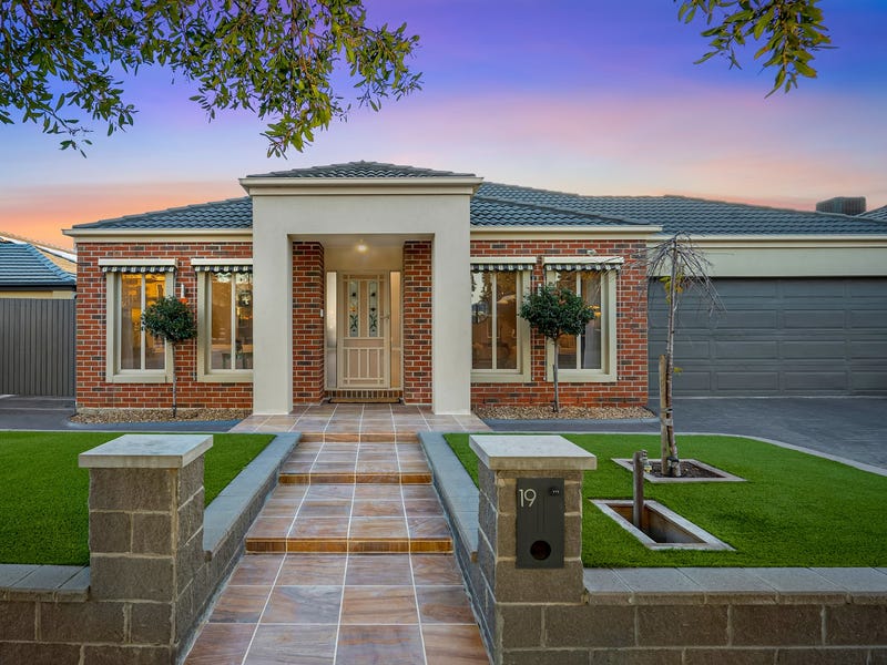 19 Domain Drive, Hillside, Vic 3037 - Property Details
