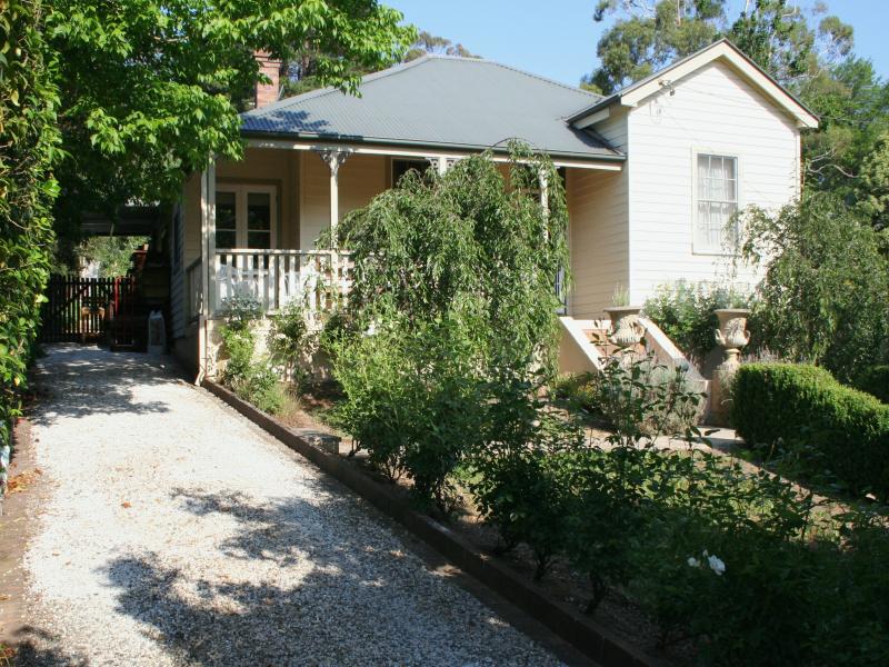 18 Holly Street, Bowral, NSW 2576