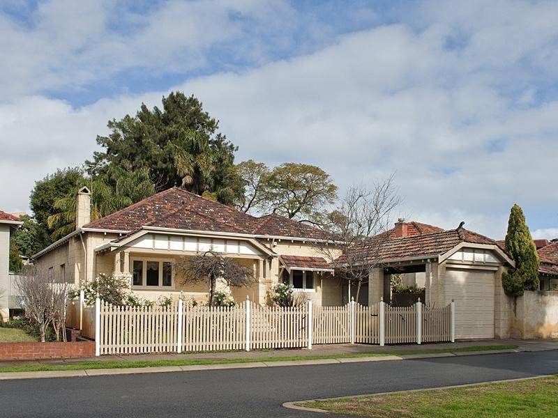 7 Lake Monger Drive, West Leederville, WA 6007