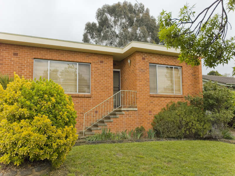 16 Cassidy Street, Queanbeyan West, NSW 2620