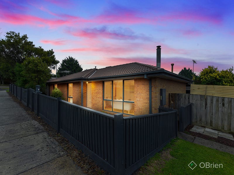 137 Eagle Drive, Pakenham, Vic 3810 Property Details