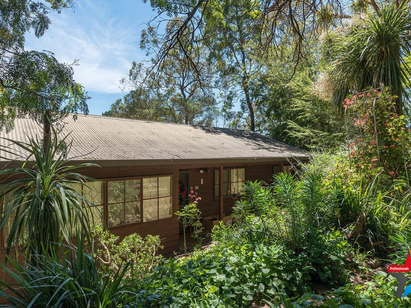 81 Commercial Road, Mount Evelyn, Vic 3796