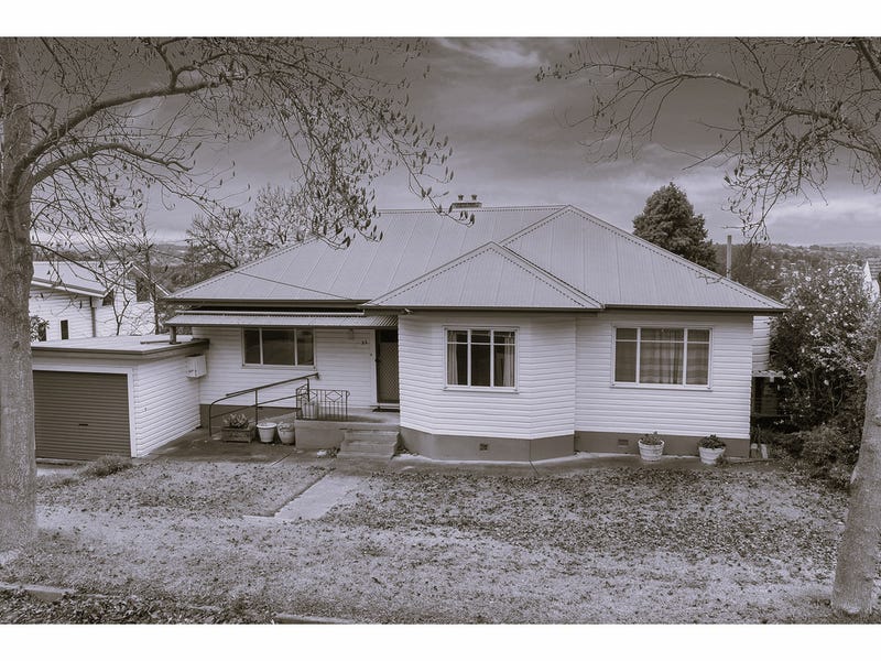 33 Garibaldi Street, Armidale, NSW 2350 Property Details