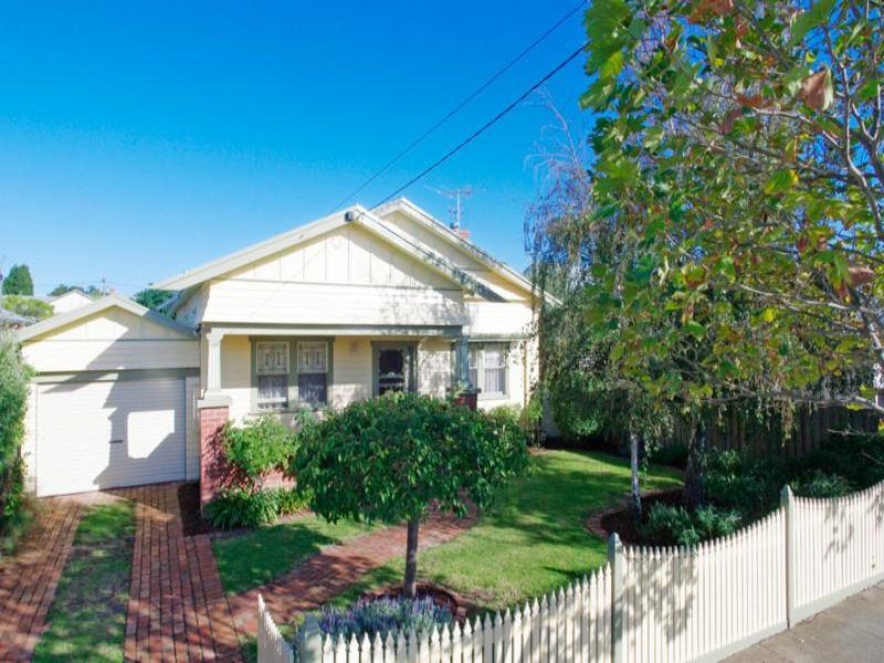 10 Cairns Avenue, Newtown, VIC 3220