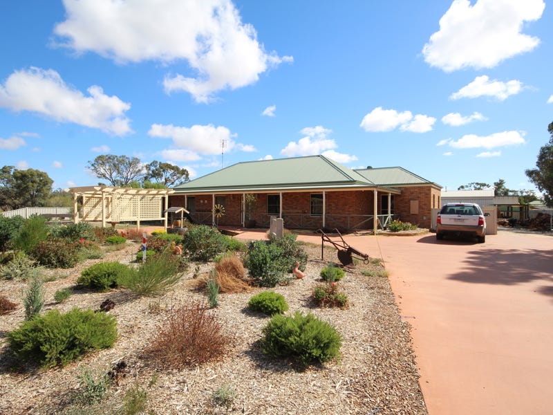 6 Mclean Street, Warracknabeal, Vic 3393 Property Details