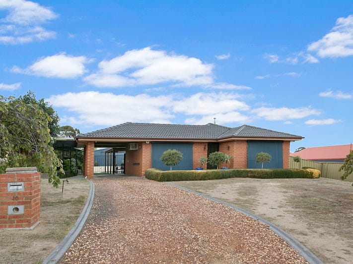 10 Daniel Drive, Golden Square, VIC 3555