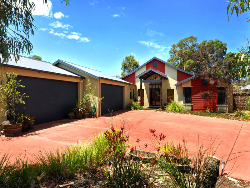 17 Gascoyne Circle, Millbridge, WA 6232 Property Details