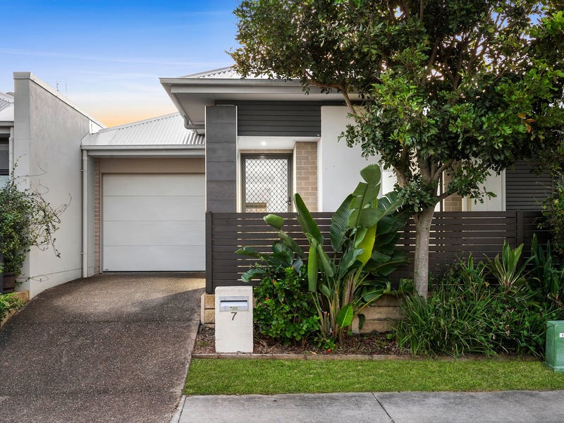 7 Rosseau Street, Baringa, Qld 4551 House for Sale