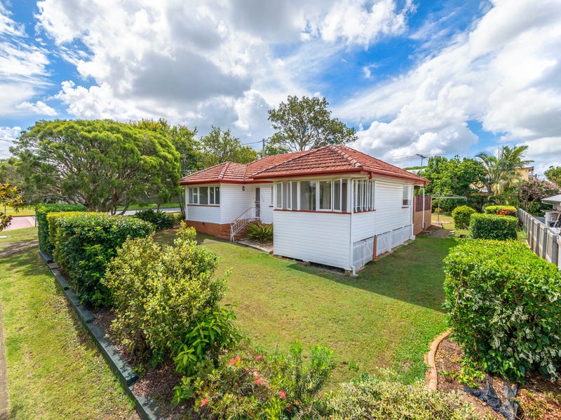 240 Cliveden Avenue, Corinda, Qld 4075 Property Details