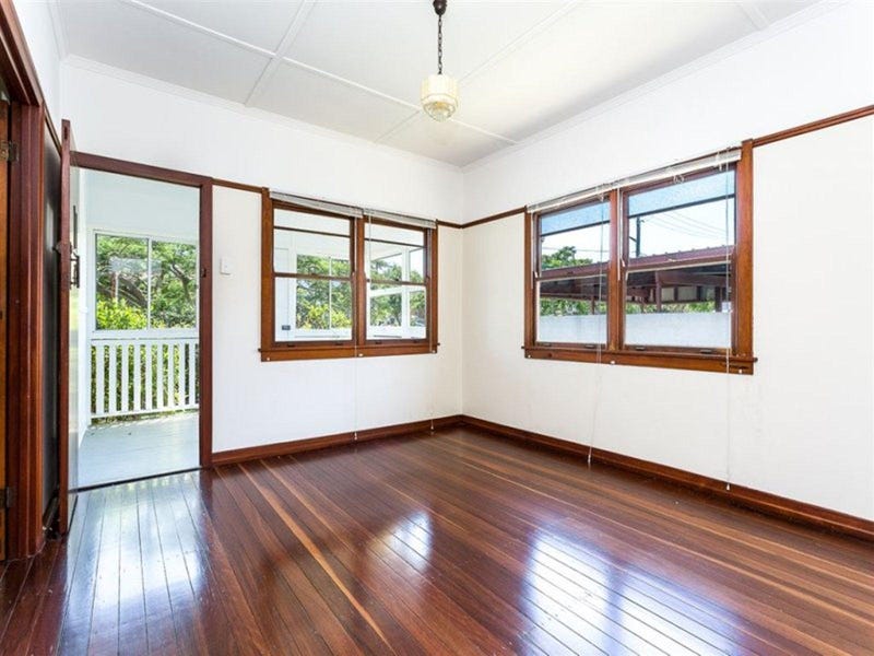 35 King Street, Woody Point, Qld 4019