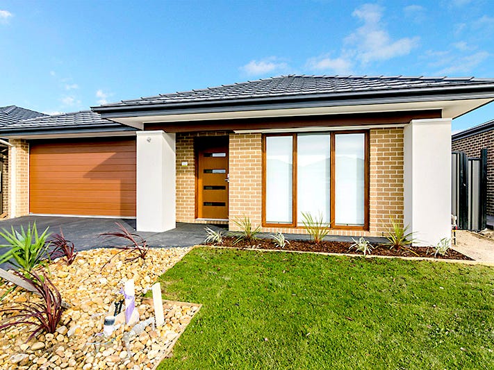 27 Kilmarnock Way, Clyde North, VIC