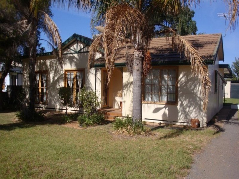 6 Yarran Street, Hanwood, NSW 2680