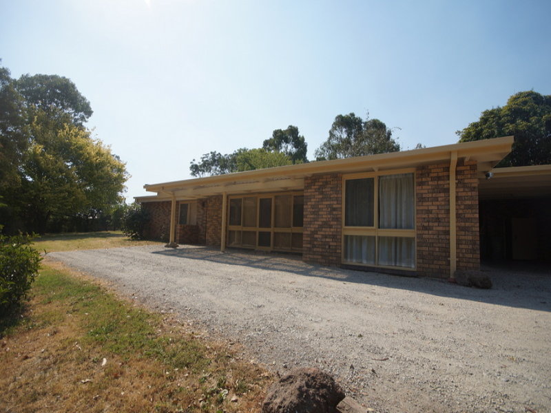 35 Jefferson Road, Garfield, VIC 3814