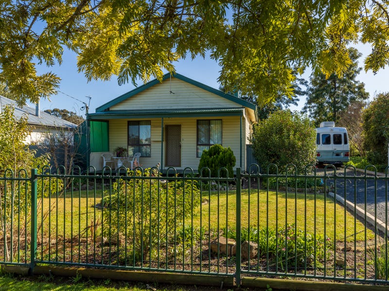 6 Smart St, Henty, NSW 2658 Property Details