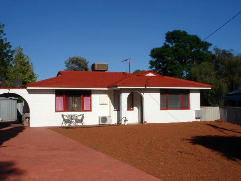 7 Crandon Street, Gosnells, WA 6110 Property Details