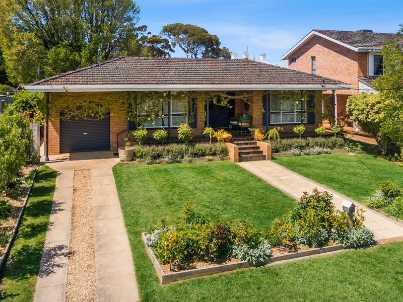 11 Llewellyn Avenue, Goulburn, NSW 2580 Property Details