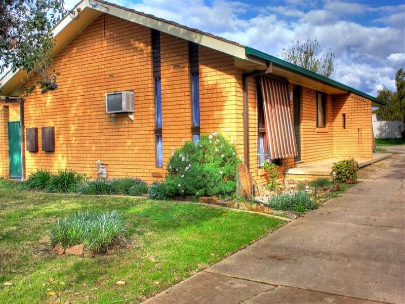 50 Geneva Cres, Lake Albert, NSW 2650