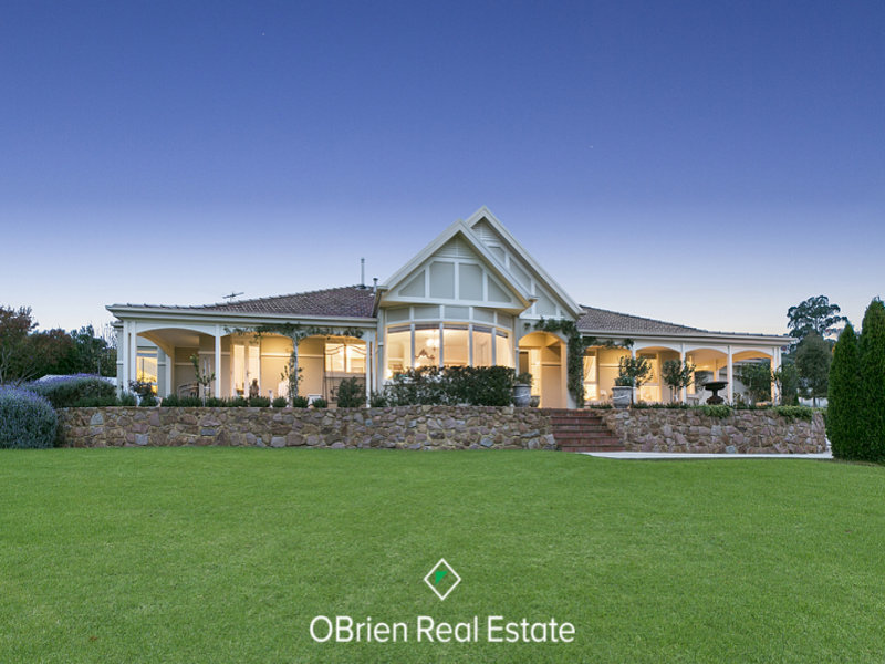 10 Waterside Drive, Drouin, VIC 3818