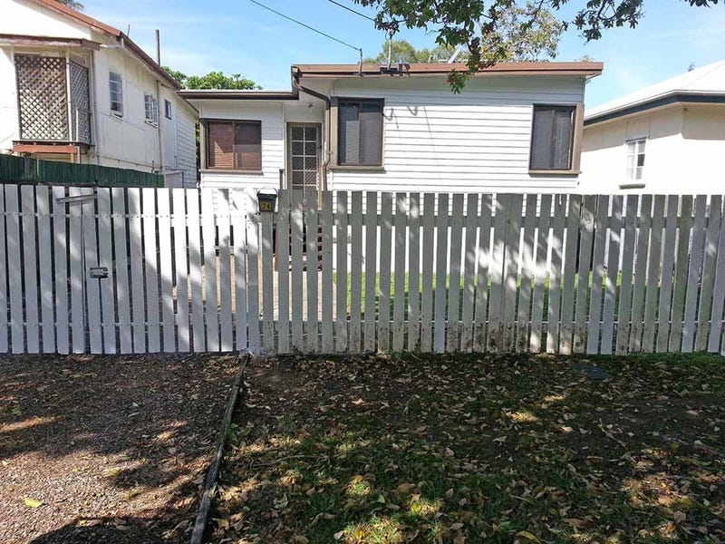 24 Mclennan Street, Woody Point, Qld 4019