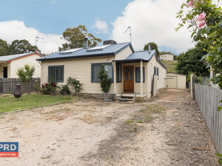 30 Kurrajong Street, Captains Flat, NSW 2623