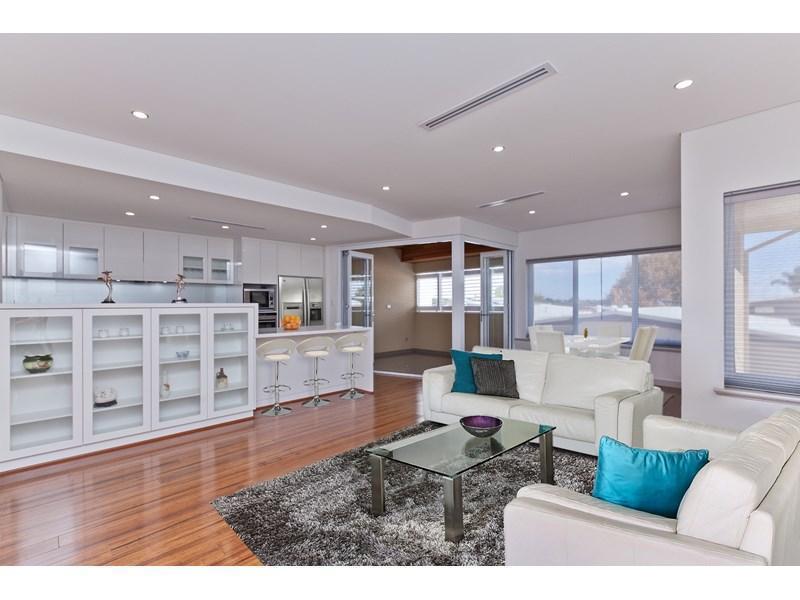 7 Leonora Street, Como, WA 6152 Property Details