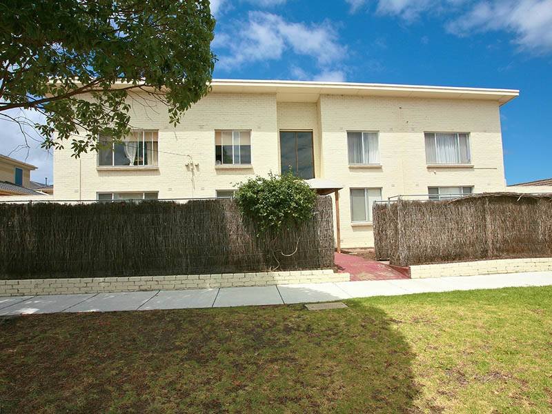 3/4 Lydia Street, Bentleigh, Vic 3204 Property Details