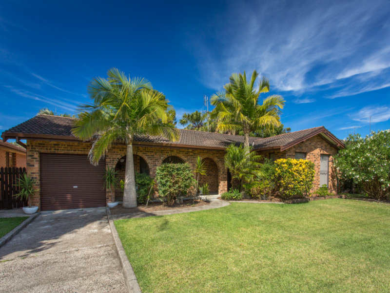 162 The Lakes Way, Forster, NSW 2428 Property Details