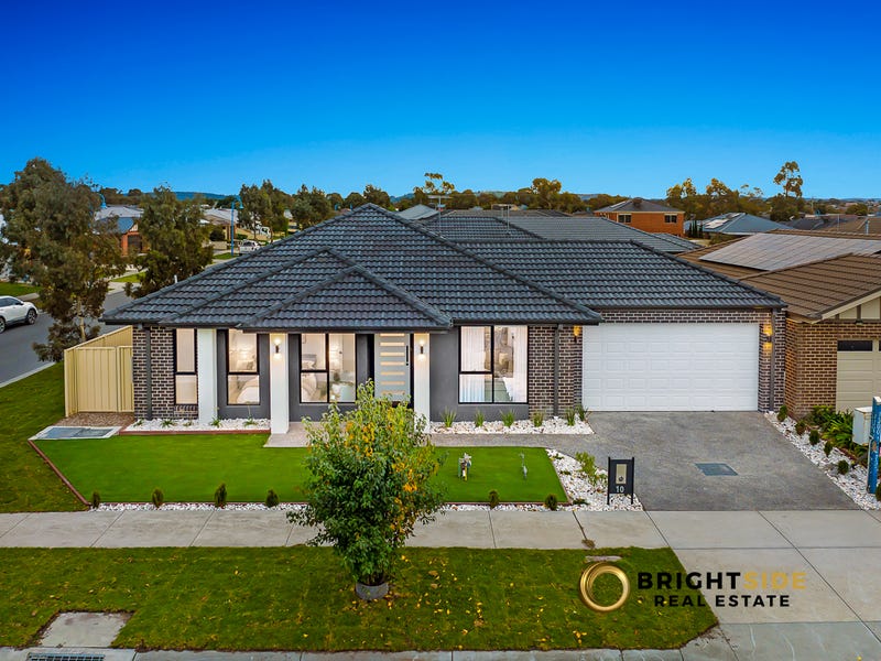10 Cumberland Drive, Pakenham, Vic 3810 Property Details