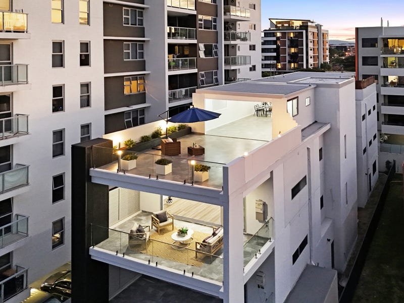 Real Estate & Property for Sale in Mermaid Beach, QLD 4218 (+4