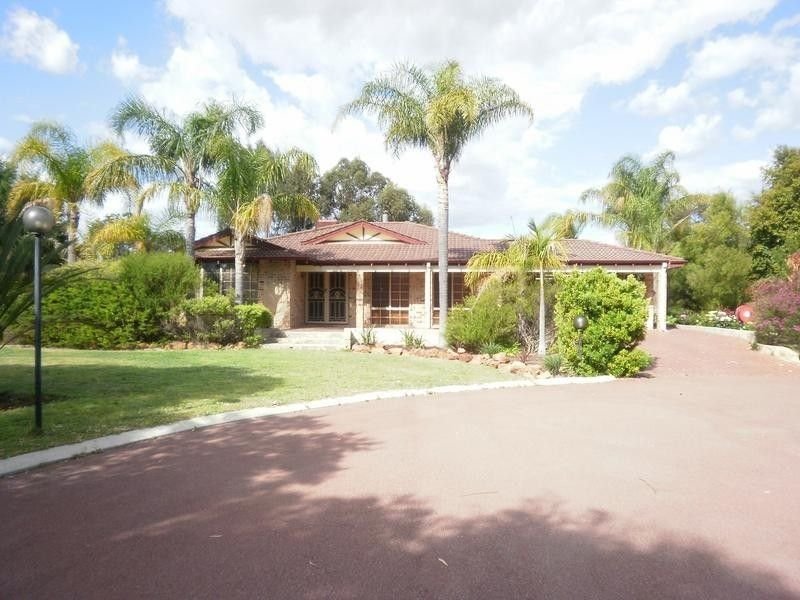 218 Foxton Drive, Oakford, WA 6121