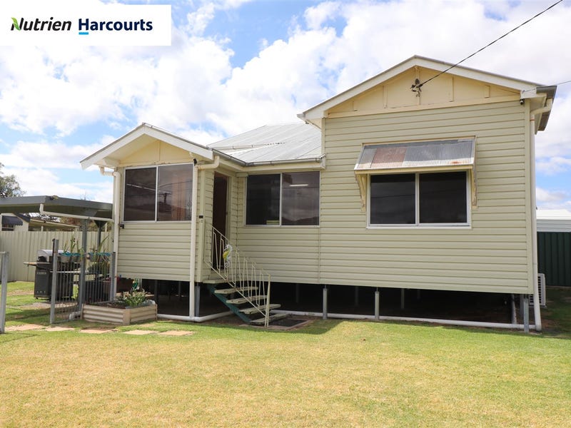 33 Barawell Street, Wallangarra, Qld 4383 Property Details