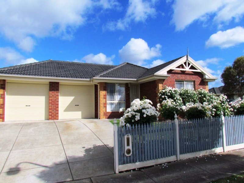 77 Dunvegan Drive, Kurunjang, Vic 3337 Property Details